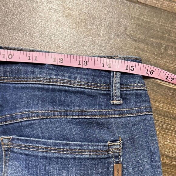 1822 Denim Women’s Blue Jeans Sz 8 Distressed Stretch Pockets Skinny Dark Wash - Picture 4 of 5